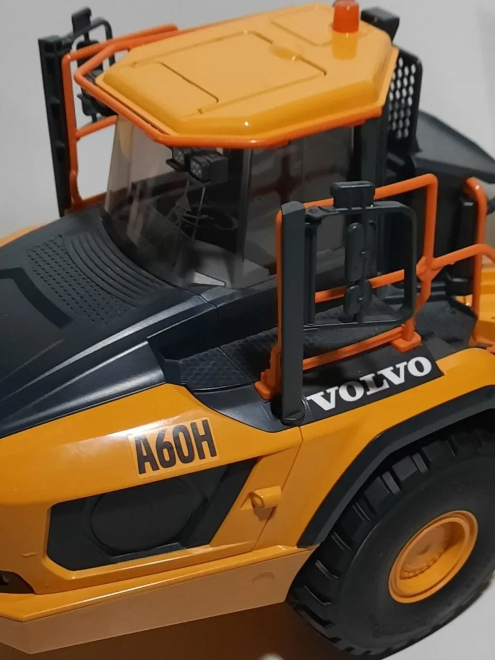 Bruder Volvo A60H Articulated Hauler Dump Truck 1:16 #02455 Germany
